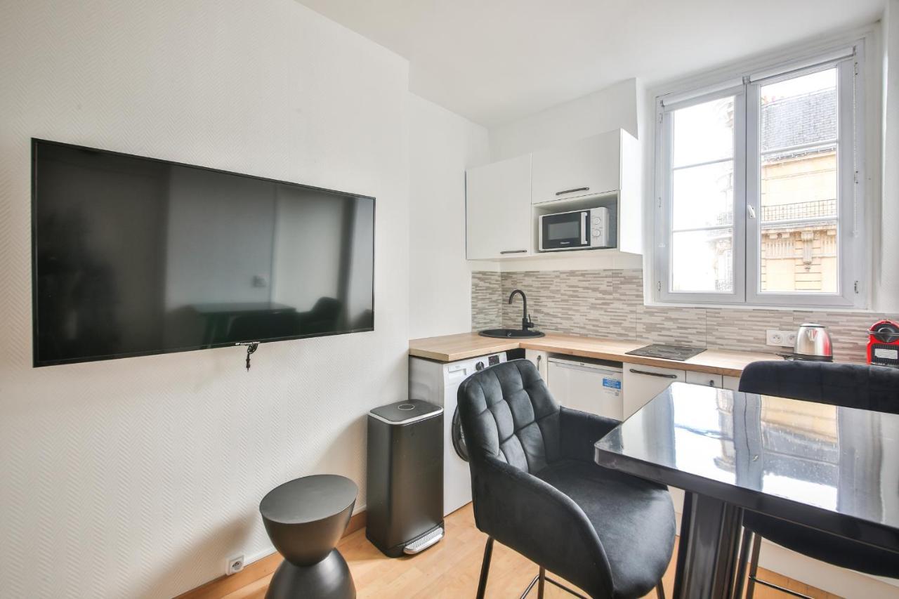 43#studio 2pers#sevres-lecourbe#necker Apartment